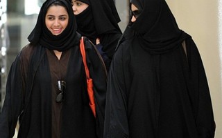 Phụ nữ Arab Saudi được cấp bản sao hợp đồng hôn nhân