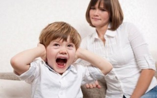 9 sai lầm của cha mẹ khiến con ‘trơ như đá’
