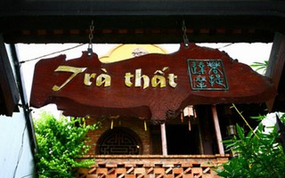 Tĩnh lặng quán trà bên dòng Hương giang