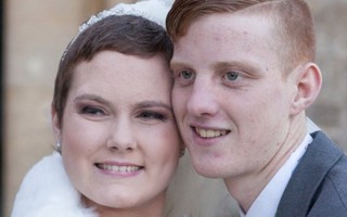 Cô dâu ung thư giai đoạn cuối quyết làm đám cưới