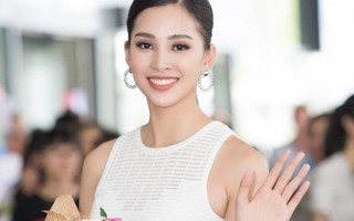 Hoa hậu Trần Tiểu Vy với nụ cười tỏa nắng về thăm gia đình tại Hội An