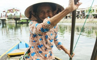 “Cụ bà đẹp nhất thế giới”: Chèo thuyền có nhiều khách hơn