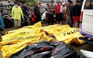 Sóng thần ở Indonesia: Nhiều thị trấn ven biển hoang tàn