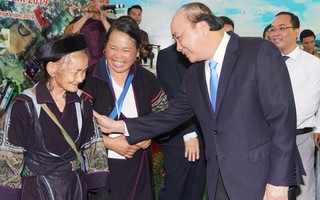 Thủ tướng nêu 5 câu hỏi để thúc đẩy du lịch Lào Cai