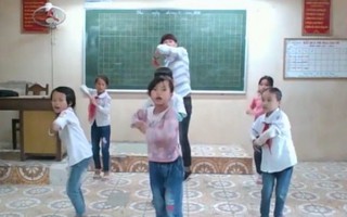 Thầy giáo trẻ dạy trò nhảy 'Bống bống bang bang' cực chất