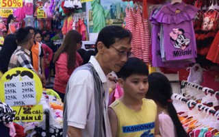 Nhộn nhịp mua sắm Tết tại phố thời trang nhất nhì Sài Gòn