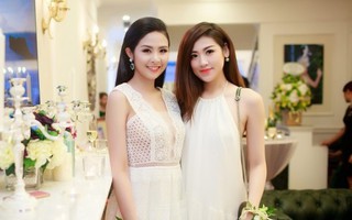 Ngọc Hân, Tú Anh khoe lưng trần với đầm trắng gợi cảm