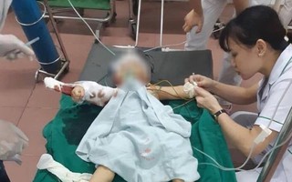 Bé 2 tuổi bị chém trong vụ thảm sát ở Hà Nội đã tử vong
