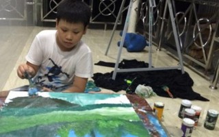 Cậu bé tự kỷ 10 tuổi mở triển lãm tranh tại Hà Nội