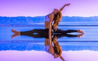 Nữ cơ trưởng khoe ảnh tập yoga khiến vạn người mê 