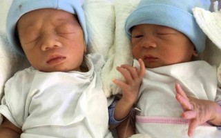 Cặp song sinh đầu tiên chào đời từ mang thai hộ