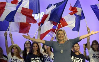 Nữ ứng viên Le Pen tiến vào vòng 2 bầu cử Tổng thống Pháp