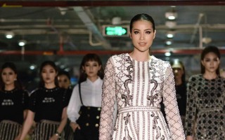 Hoa hậu Phạm Hương cùng 30 người mẫu 'đốt cháy' sàn diễn trong hầm giữ xe