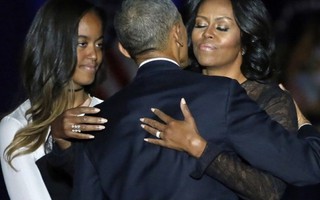 Vợ và con gái rưng rưng khi nghe Obama trải lòng