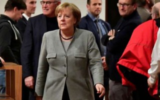 Chiếc ghế của Thủ tướng Đức Angela Merkel lung lay 