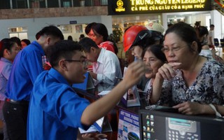 Hơn 60.000 người mua vé tàu Tết trong ngày đầu ga Sài Gòn mở bán