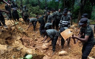 220 gia đình mất tích do lở đất ở Sri Lanka