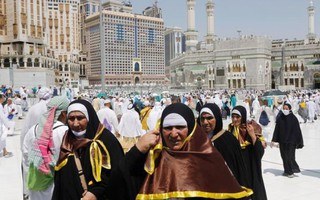 Phụ nữ Hồi giáo nô nức hành hương đến thánh địa Mecca