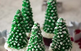 Bánh cupcake cây thông Noel cho bé yêu