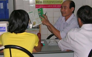 Tìm 'phao cứu sinh' cho người HIV