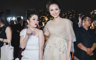 Danh hài Thúy Nga ‘quậy’ cùng Hoa hậu Diễm Hương