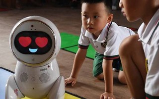 Giáo viên robot gây sốt tại hơn 600 nhà trẻ của Trung Quốc