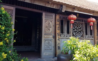 Dân làng cổ Đường Lâm sống chật vật từ du lịch