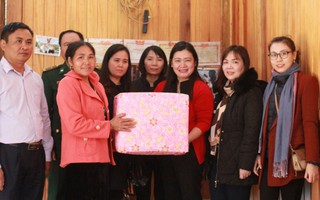 Trao mái ấm tình thương cho phụ nữ nghèo xã biên giới Tân Xuân