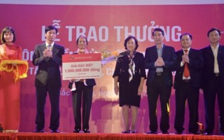 Agribank trao giải trị giá 1 tỷ đồng cho khách hàng trúng thưởng