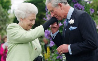 Thái tử Charles chính thức trở thành người kế vị Nữ hoàng Anh Elizabeth II