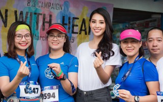 Hoa hậu Tiểu Vy chạy bộ gây quỹ từ thiện ở Hà Nội