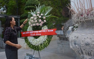 Hội LHPNVN dâng hương tưởng niệm các liệt sĩ tại Khu di tích Ngã ba Đồng Lộc