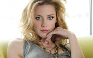 Học cách yêu bản thân để đẹp của minh tinh tóc vàng Amber Heard