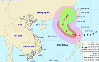 Bão Yutu giật cấp 14 ở Đông Bắc Biển Đông, biển động dữ dội