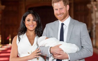Hoàng tử Harry và Công nương Meghan Markle công bố tên con trai mới sinh