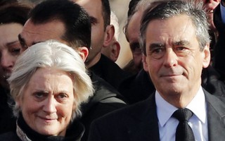 Vợ ứng viên tổng thống Pháp chính thức bị buộc tội