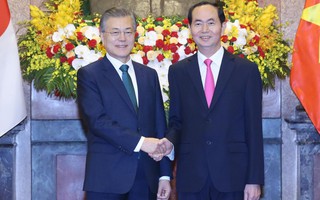 Tổng thống Hàn Quốc cam kết bảo đảm quyền lợi hơn 40 ngàn cô dâu Việt