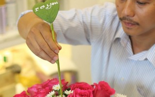 Các bước đơn giản để có bình hoa tặng vợ