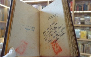 Triển lãm "Về chốn thư hiên" trưng bày các ấn phẩm xuất bản trước 1945