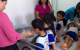 Đồng Nai tạm dừng chương trình sữa học đường sau vụ học sinh ngộ độc