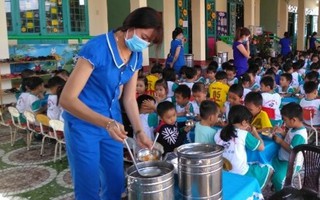 Đắk Nông: Nhiều vi phạm an toàn thực phẩm tại bếp ăn trường học 