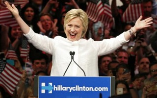 Hillary Clinton chính thức thành ứng cử viên Tổng thống Mỹ