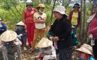 Dân Đà Nẵng vây công ty nghi ngờ chôn chất thải lạ