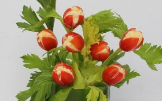 Salad 'hoa tulip' đẹp mắt ngon miệng