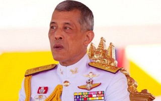 Nhà vua Thái Lan phản đối việc chị gái tranh cử Thủ tướng