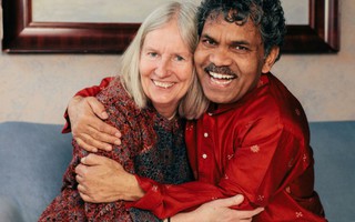 Đạp xe từ Ấn Độ sang Thụy Điển tìm người yêu tiên tri