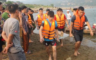 Hội LHPN Hòa Bình chia sẻ, hỗ trợ gia đình 8 trẻ đuối nước thương tâm