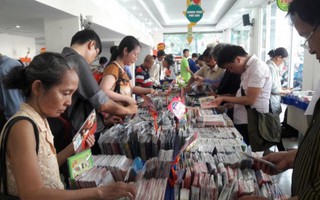 Thả ga mua sắm hàng "độc" tại ngày hội băng đĩa Phương Nam ở Hà Nội