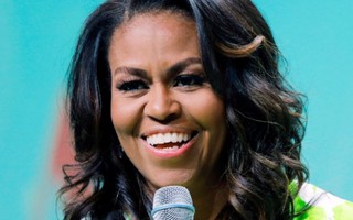 Cựu Đệ nhất phu nhân Mỹ Michelle Obama thu bộn tiền diễn thuyết