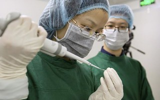 Trung Quốc điều tra khẩn thí nghiệm 2 em bé 'biến đổi gene'